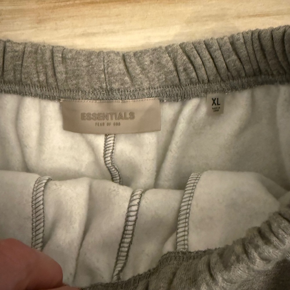 Fear of God Essentials Sweat Shorts Heather Grey Logo XL Mens - Picture 2 of 7
